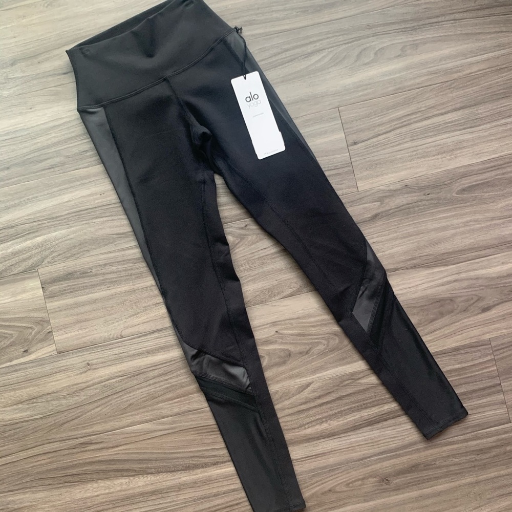 ALO Elevate Legging